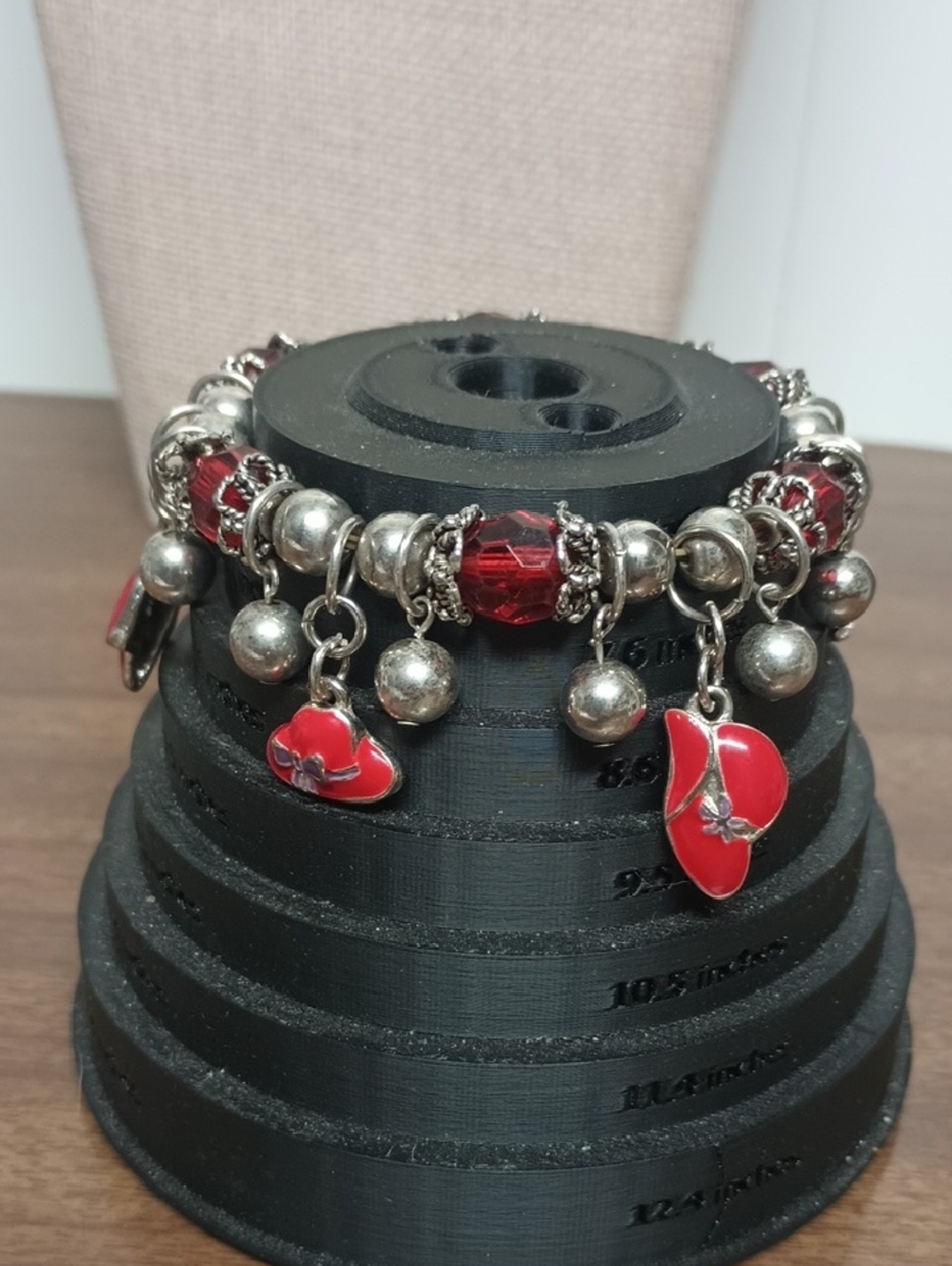 Red HatCharm Beaded Women's Bracelet